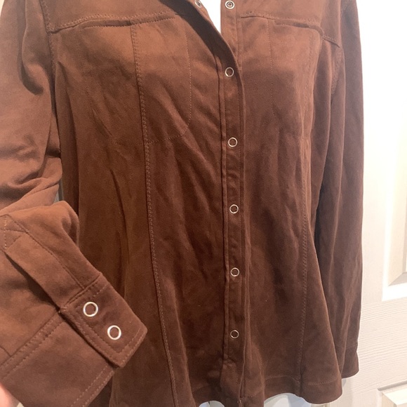 Brown suede-like button-down top - Picture 6 of 7